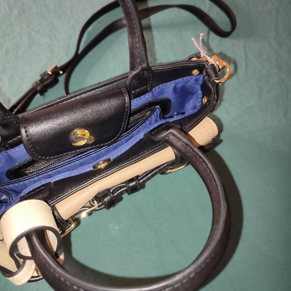 Reed Purse Crossbody bag Cream and Black comfortable casual classic - Picture 9 of 16